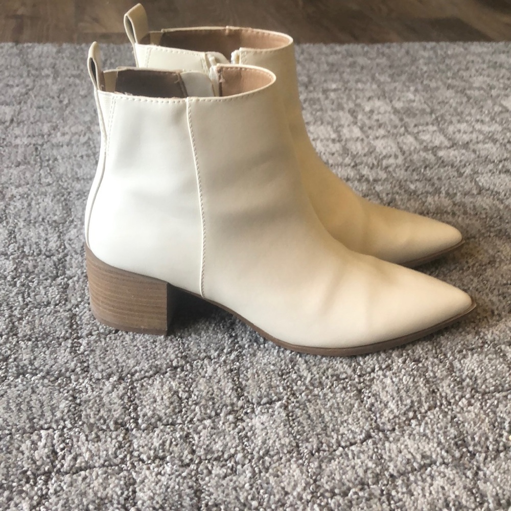 Universal Thread Booties